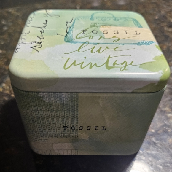Fossil tin (watch NOT included) - Picture 1 of 7